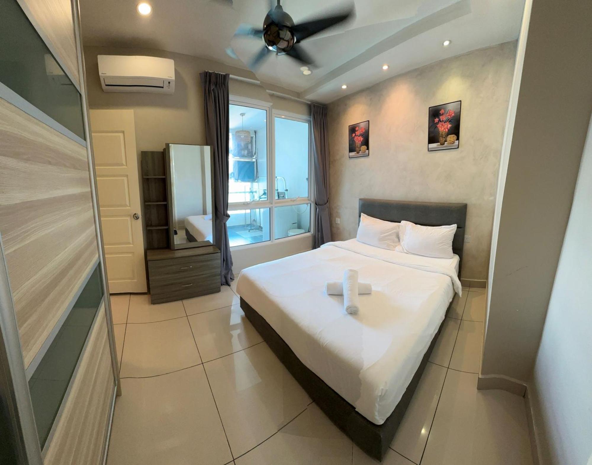Happysty Gurney Mansion One 26 *