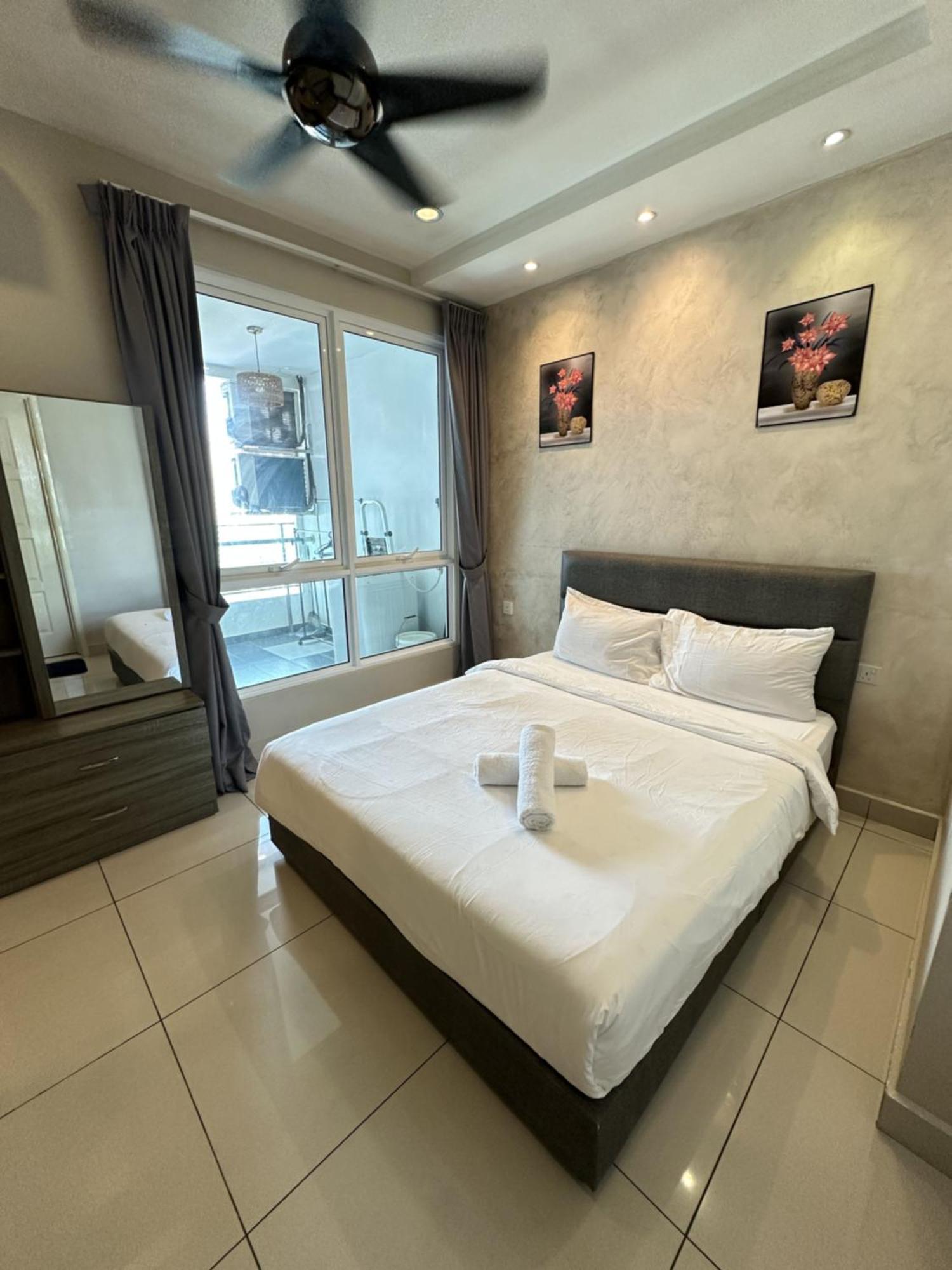 Happysty Gurney Mansion One 26 George Town