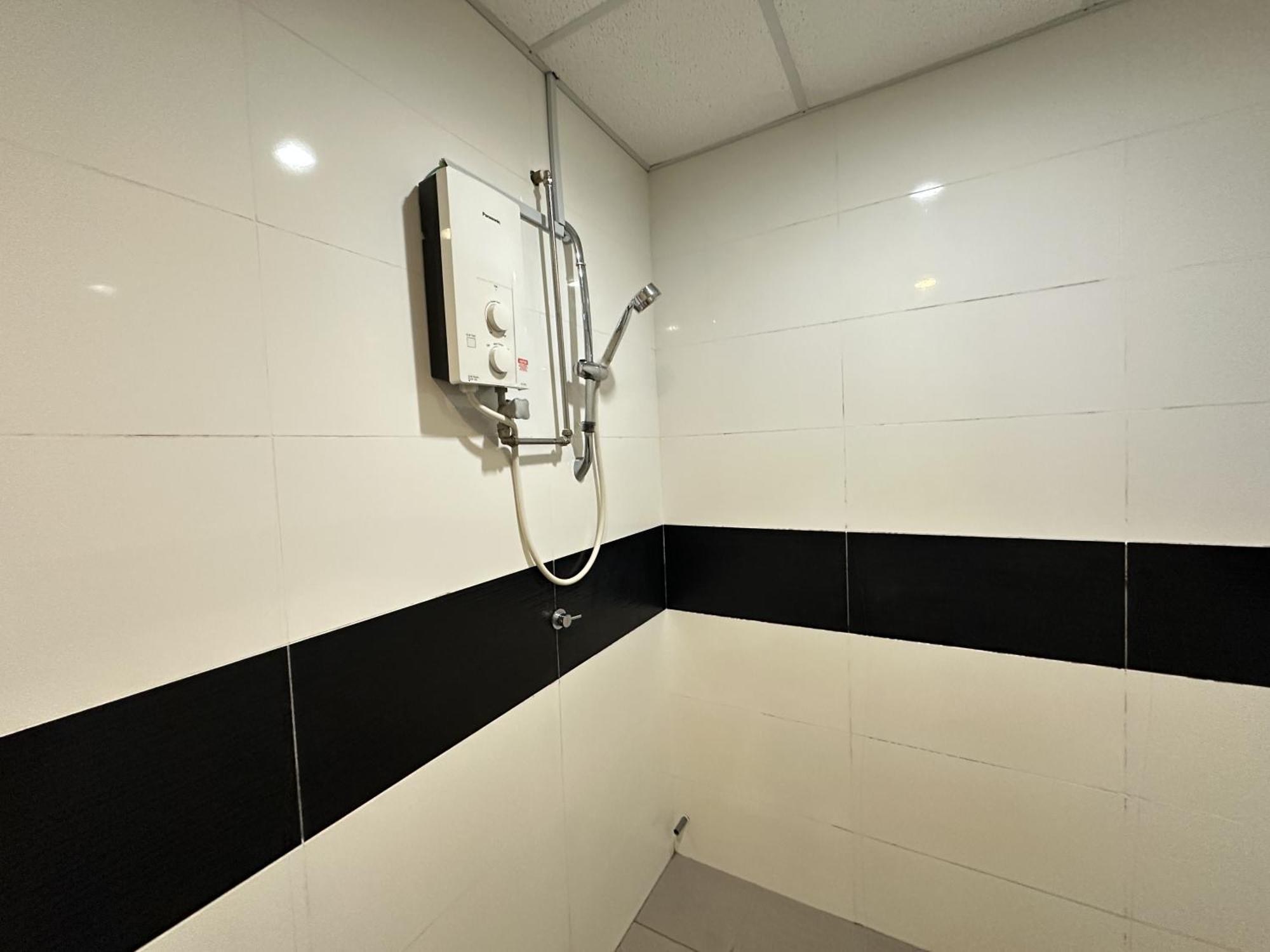 Happysty Gurney Mansion One 26 Apartemen